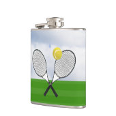 Tennisplatz & TENNIS RACKETS Flachmann (Links)