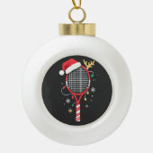 Tennissattel mit Weihnachtsmannmütze und Weihnacht Keramik Kugel-Ornament (Vorderseite)
