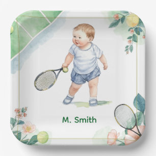 Tennisschauer für Baby Jungen auf dem Platz Pappteller
