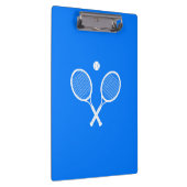 Tennisschläger mit Ball auf blauem Hintergrund Klemmbrett (Rechts)