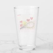 Tennisschläger mit Ball und roter Liebe Glas (Rückseite)