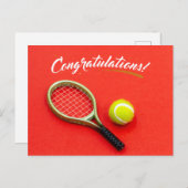 Tennisschläger und Ball gratulieren zu Rot Postkarte (Vorne/Hinten)