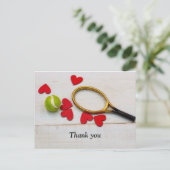 Tennisschläger und Ball mit rotem Liebe Postkarte (Stehend Vorderseite)