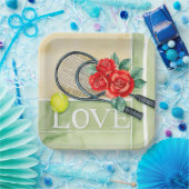 Tennisschläger und Ball mit Wort-LIEBE auf dem Pla Pappteller (Party)