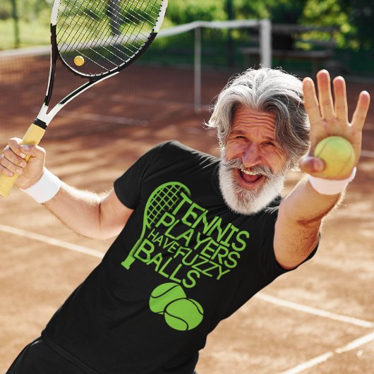Tennisspieler haben unscharfe Kugeln T-Shirt