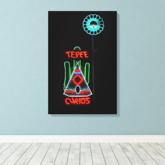 Tepee Curios Neon Sign, Tucumcari, New Mexico Leinwanddruck (Insitu (Holzboden))