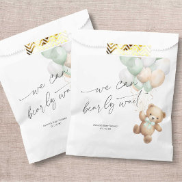 Teppichgrüne Vorwarte Moderne neutrale Babydusche Geschenktütchen