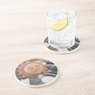Terra Cotta Sun auf Sand und Felsen Getränkeuntersetzer
