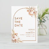Terracotta Arch Boho Pampas Grass Save the Date Einladung (Stehend Vorderseite)