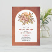 Terracotta-Blume und Kürbisfall Brautparty Einladung (Stehend Vorderseite)