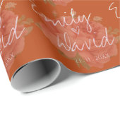 Terracotta Blumenbride & Groom Names Wedding Geschenkpapier (Rolleneckpunkt)