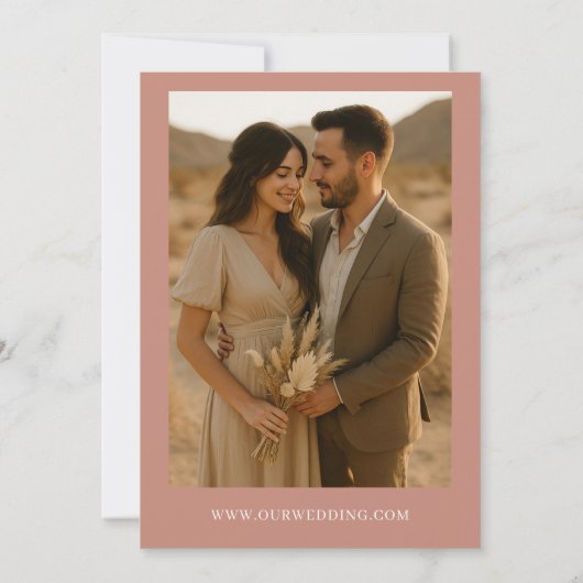 Terracotta Boho Minimalistisches Foto Hochzeit Einladung (Rückseite)