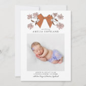 Terracotta Bow Baby Foto Geburtsankündigung Ankündigung (Vorderseite)