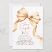 Terracotta Bow She's Tying the Knot Bridal Shower Einladung (Vorderseite)