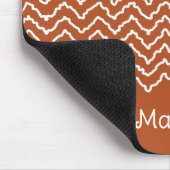 Terracotta Brown Squiggly Chevron Zigzag Pattern Mousepad (Ecke)