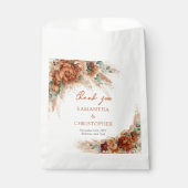 Terracotta burgundy eucalyptus and pampas gras geschenktütchen (Vorderseite)