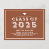 Terracotta Cap Class of 2024 Retro Abschluss Einladungspostkarte (Vorderseite)