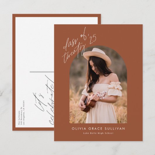 Terracotta Class of 2025 Arch Foto Abschluss Einladungspostkarte (Vorne/Hinten)
