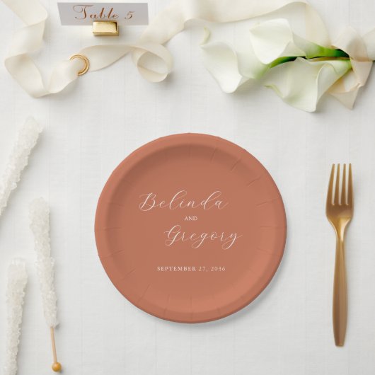 Terracotta Elegante Script Calligraphy Wedding Pappteller (Hochzeit)