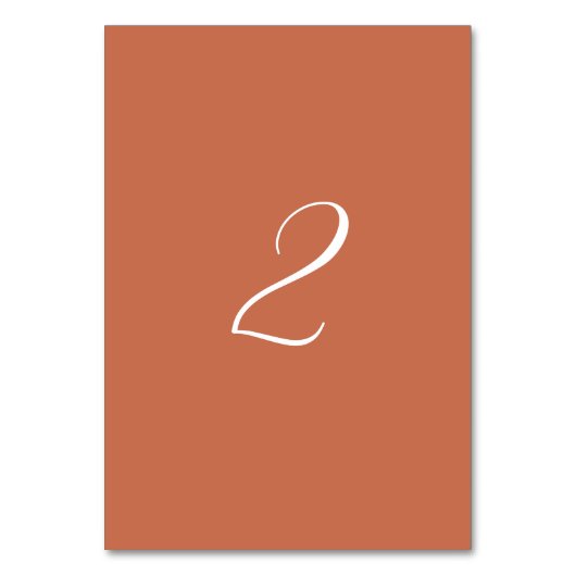 Terracotta Elegante Script Calligraphy Wedding Tischnummer (Vorderseite)