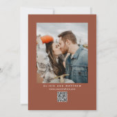 Terracotta fallen moderne minimalistische QR-Code  Save The Date (Rückseite)