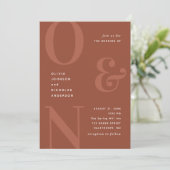 Terracotta fett gedruckte Typografie HochzeitQR-Co Einladung (Stehend Vorderseite)