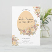 Terracotta floral Gold Ostern Brunch Ei Jagen Einladung (Stehend Vorderseite)