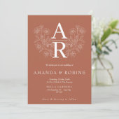 Terracotta Floral Monogram Wedding Einladung (Stehend Vorderseite)
