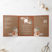 Terracotta Floral Pampas Beige Tan QR Code Wedding Dreifach Gefaltete Einladung (Innenseite)