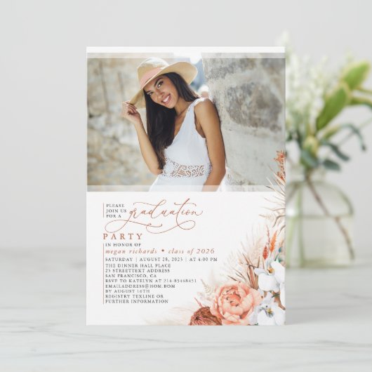 Terracotta Floral Pampas Grass Abschluss Foto Einladung (Stehend Vorderseite)