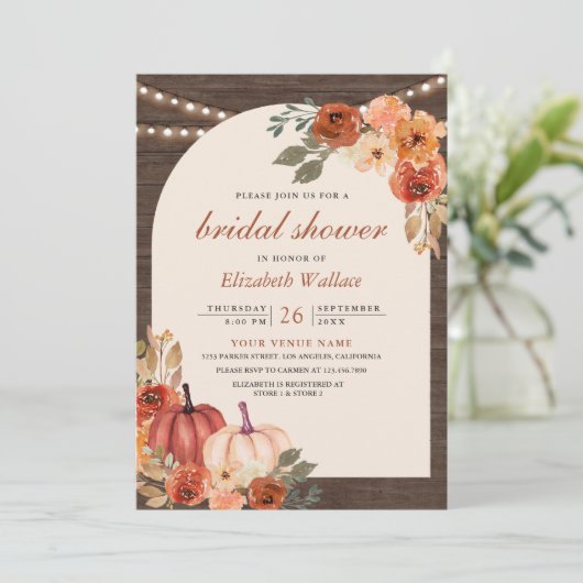 Terracotta Floral Pumpkin Barn Wood Brautparty Einladung (Stehend Vorderseite)