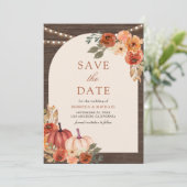 Terracotta Floral Pumpkin Barn Wood Wedding Save The Date (Stehend Vorderseite)