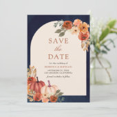 Terracotta Floral Pumpkin Navy Blue Wedding Save The Date (Stehend Vorderseite)