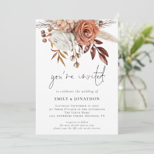 Terracotta Florals Sie eingeladen QR Code Wedding Einladung (Stehend Vorderseite)