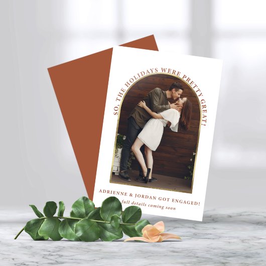 Terracotta Gold Arch Foto Verlobung Ankündigung