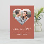 Terracotta Heart Shape Foto Wedding Save the Date (Stehend Vorderseite)