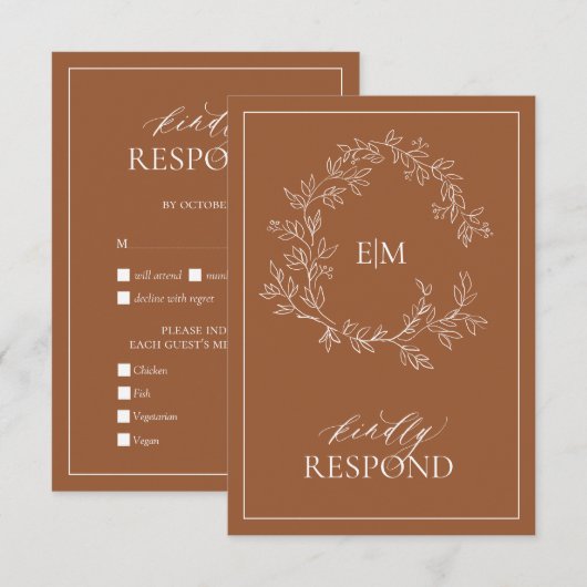 Terracotta Leafy Wappen Monogram Wedding RSVP Card Karte (Vorne/Hinten)
