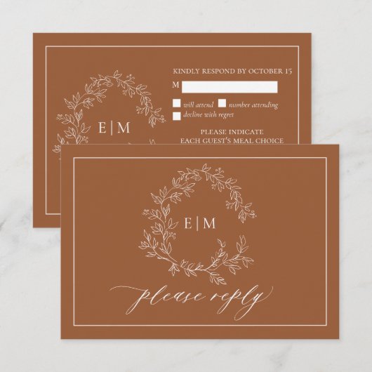 Terracotta Leafy Wappen Monogram Wedding RSVP Karte (Vorne/Hinten)
