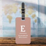 Terracotta Minimal Modernes Monogramm Gepäckanhänger<br><div class="desc">Erleben Sie Ihre Reise mit unserem Classic Elegant Modern Minimalistischen Monogram Gepäcktag. Dieses liebevoll gestaltete Accessoire verbindet zeitlose Eleganz mit zeitgemäßem Minimalismus und sorgt dafür, dass sich Ihr Gepäck durch Eleganz hervorhebt. Dieses Gepäckanhänger ist mit Präzision und Liebe zum Detail gestaltet und ist mehr als nur ein praktisches Objekt; es...</div>