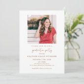 Terracotta Minimalistisch Foto Graduation Party Einladung (Stehend Vorderseite)