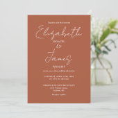 Terracotta Minimalistisch Script Foto Wedding Einladung (Stehend Vorderseite)