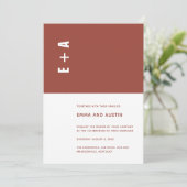 Terracotta Minimalistische Farbblockinitialen Hoch Einladung (Stehend Vorderseite)