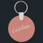 Terracotta Minimalistische Typografie Personalisie Schlüsselanhänger<br><div class="desc">Dieser minimalistische individuelle Name-Schlüsselanhänger ist ein stilvolles und praktisches Accessoire, perfekt als Brautparty Gunst, Brautjungfrau oder Alltag essenziell. Der elegante Script-Schriftart und das moderne Design machen ihn zu einem durchdachten Sake für Hochzeiten, Geburtstage oder besondere Anlässe. Personalisieren Sie es mit einem Namen für eine einzigartige Touch, die elegant und funktional...</div>