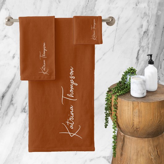 Terracotta Modern Signature Script Monogram Badhandtuch Set