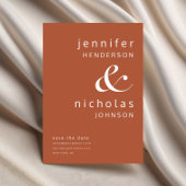 Terracotta Moderne Ampere und Typografie Hochzeit Save The Date