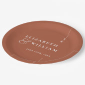 Terracotta Moderne Minimalistische Monogramm Hochz Pappteller (Schrägansicht)