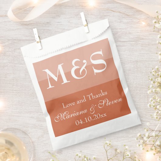 Terracotta Moderne Script Wedding Geschenktütchen (Ausgeschnitten)