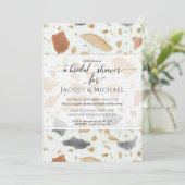 Terracotta Moderne Terrazzo Abstrakte Paare Dusche Einladung (Stehend Vorderseite)