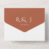 Terracotta Monogram Minimalistisch Hochzeitdatum All In One Einladung (Rückseite)