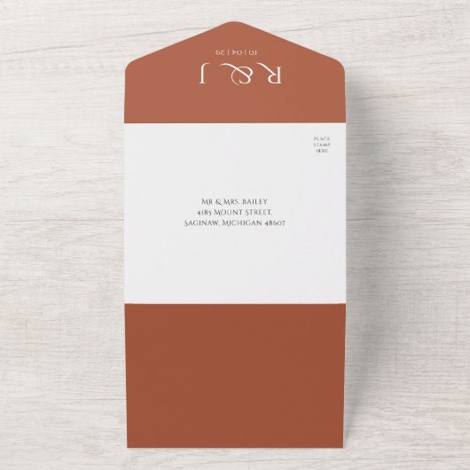 Terracotta Monogram QR Code Hochzeitdatum All In One Einladung (Außenbereich)